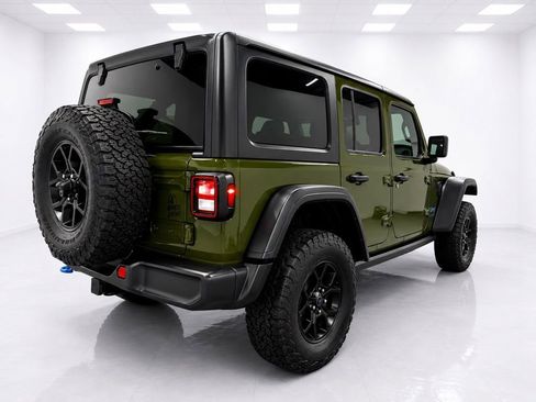 Used 2024 Jeep Wrangler Unlimited AWD/4WD image 8