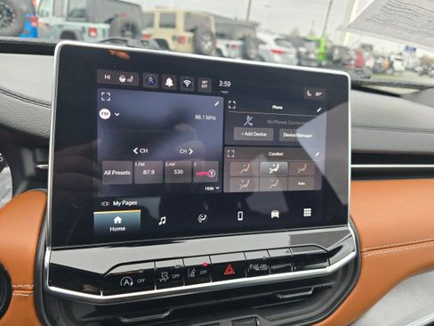 Used 2024 Jeep Compass Limited image 33