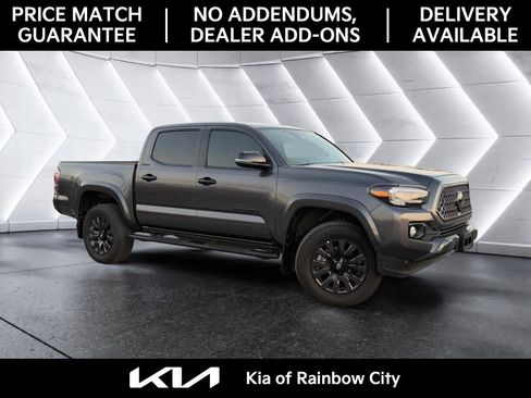 Used 2021 Toyota Tacoma Limited image 1