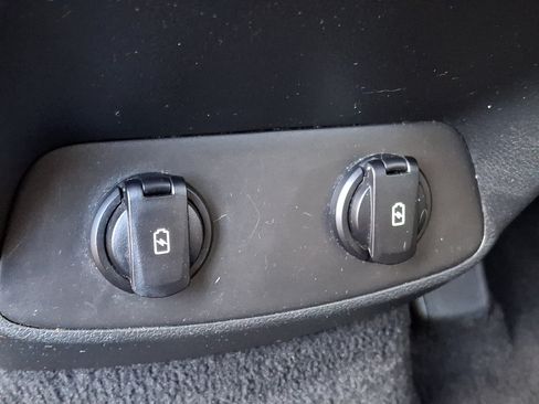 Used 2019 Hyundai Santa Fe SEL FWD image 11
