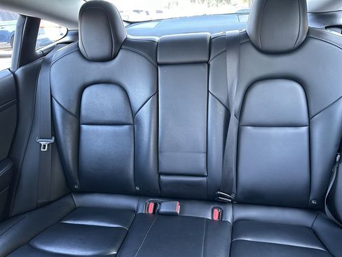 Used 2022 Tesla Model 3 Standard Range Plus image 26