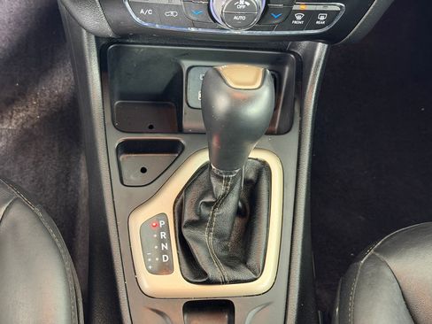 Used 2018 Jeep Cherokee Limited image 14