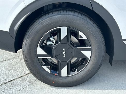 New 2026 Kia Sportage LX image 7