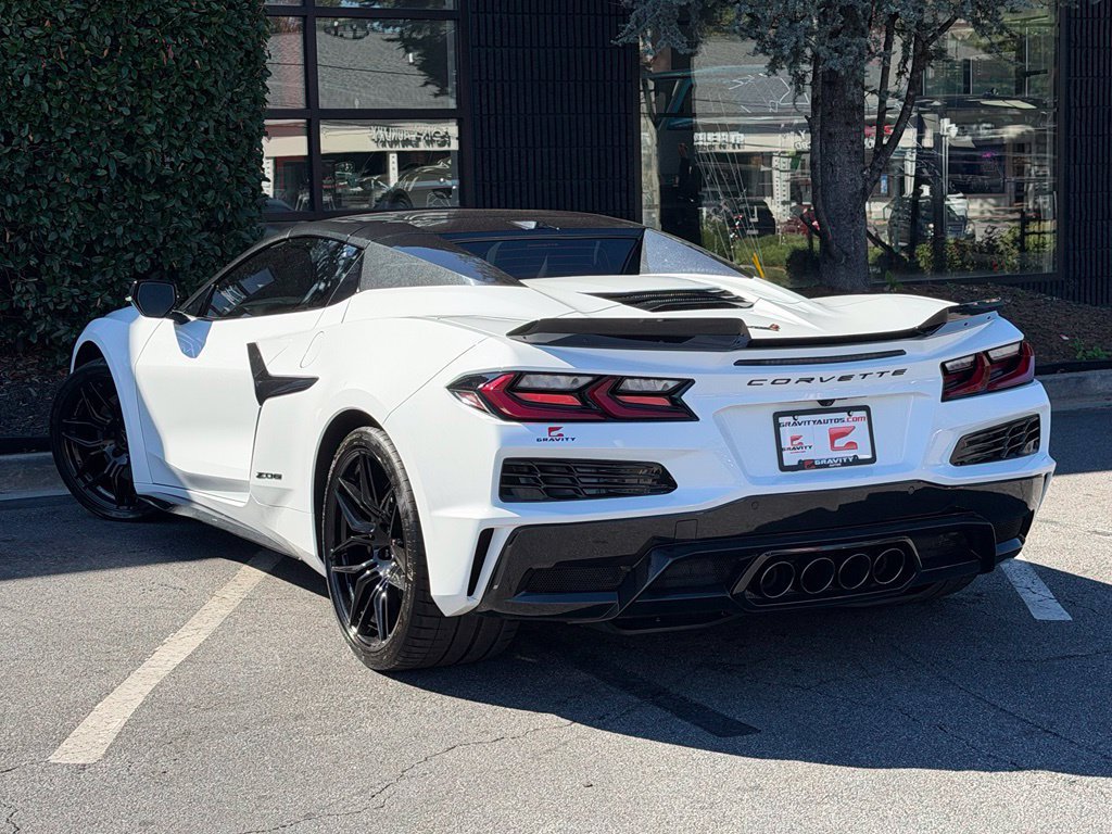 Used 2025 Chevrolet Corvette Z06 RWD image 18