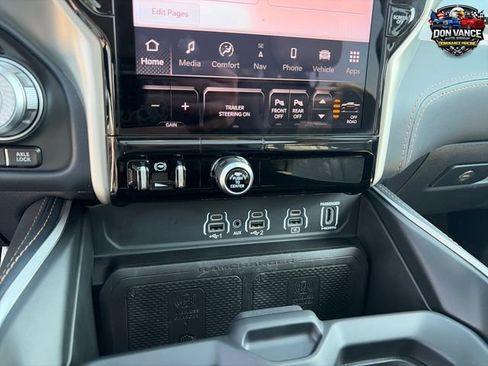 Used 2025 RAM 1500 Tungsten w/ Off Road Group AWD/4WD image 18