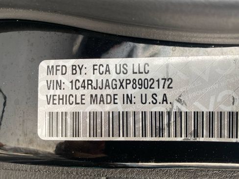 Used 2023 Jeep Grand Cherokee L Laredo RWD image 33