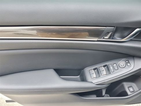 Used 2022 Honda Accord Sport image 18