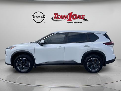 Used 2024 Nissan Rogue SV FWD image 5