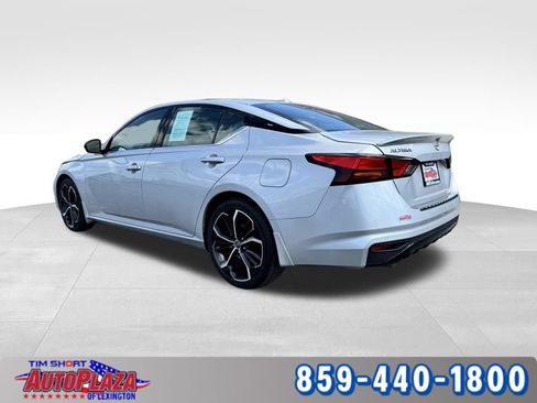 Used 2023 Nissan Altima 2.5 SR FWD image 2