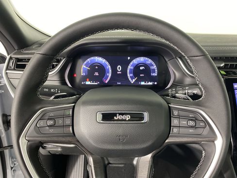 New 2025 Jeep Grand Cherokee L Limited w/ Black Appearance Package image 19