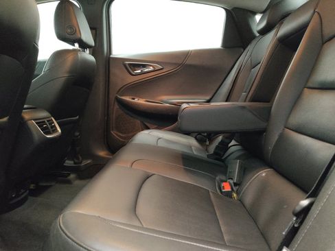 Used 2018 Chevrolet Malibu LT w/ Leather Package FWD image 18