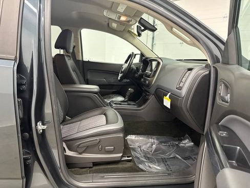 Used 2017 Chevrolet Colorado Z71 AWD/4WD image 11