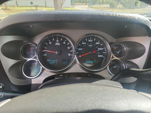 Used 2011 Chevrolet Silverado 2500 LT w/ Interior Plus Package image 22