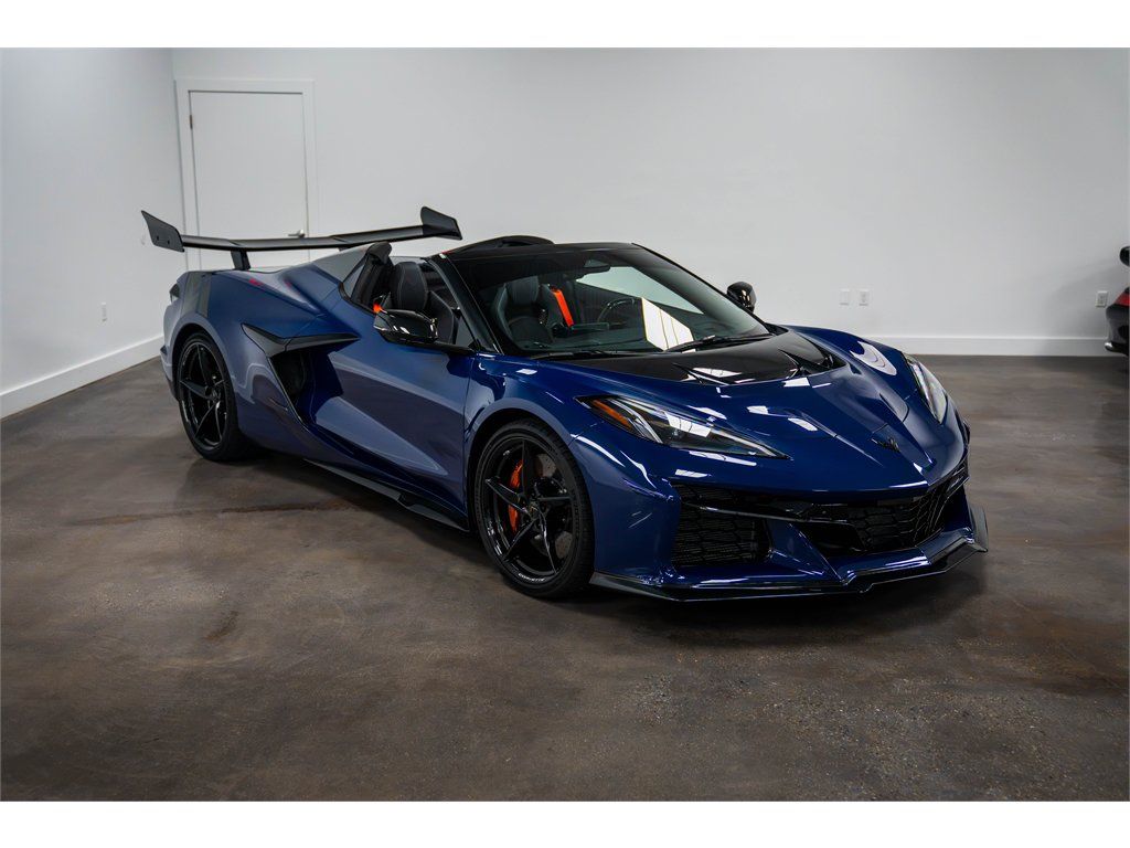 Used 2025 Chevrolet Corvette E-Ray w/ Stealth Interior Trim Package AWD/4WD image 22