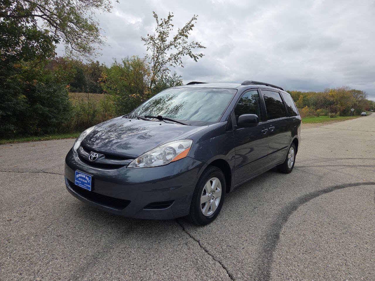 Used 2007 Toyota Sienna LE w/ LE Pkg 3 FWD image 2