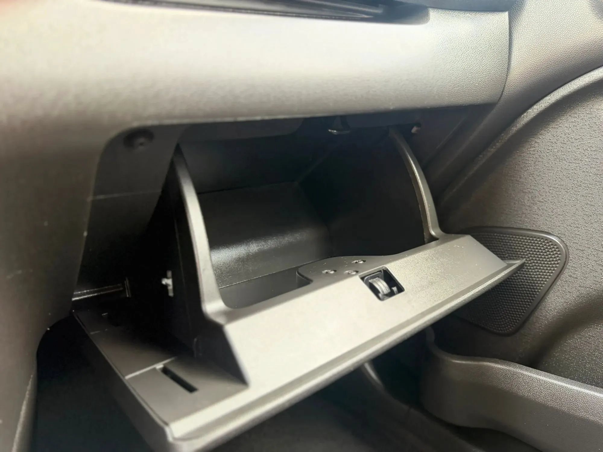 Used 2018 Ford Fiesta SE FWD image 25