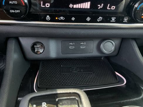 Used 2025 Nissan Rogue SV FWD image 23