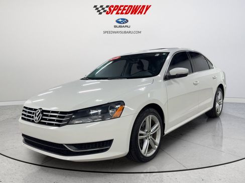 Used 2015 Volkswagen Passat TDI SE image 4