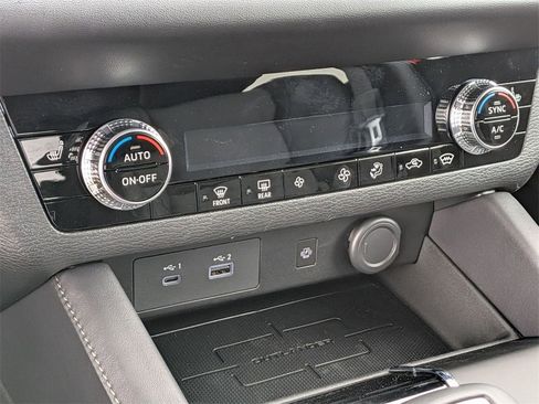 New 2025 Mitsubishi Outlander SE image 20