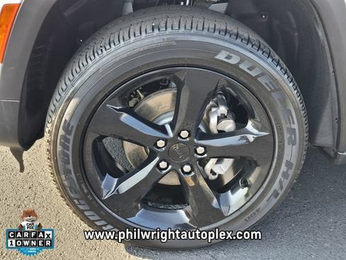 Used 2025 Jeep Grand Cherokee Altitude RWD image 15