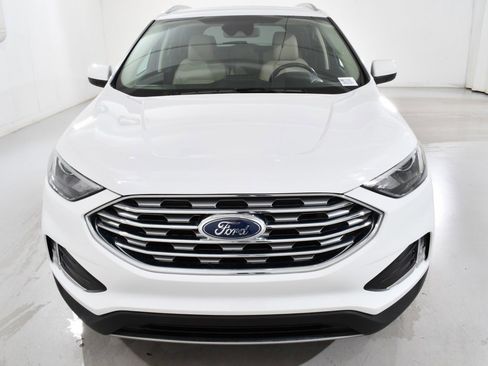 Used 2022 Ford Edge SEL w/ Convenience Package image 3