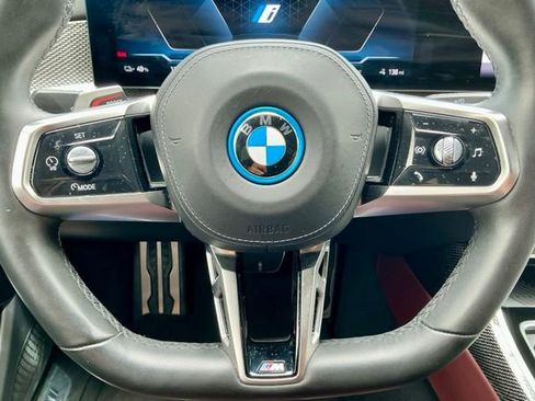 Used 2023 BMW i7 xDrive60 AWD/4WD image 28