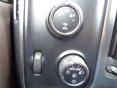 Used 2015 Chevrolet Silverado 2500 LT w/ LT Convenience Package image 78