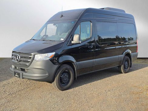 Used 2025 Mercedes-Benz Sprinter 2500 image 7