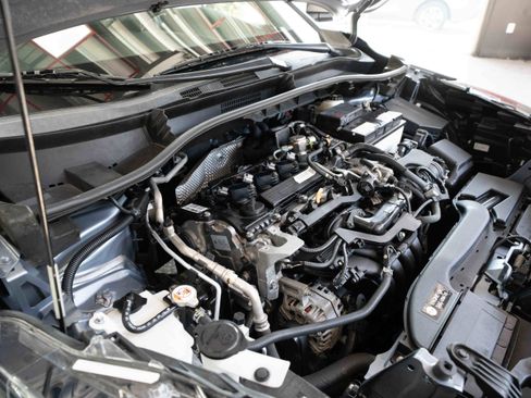 Used 2022 Toyota Corolla Cross L FWD image 32