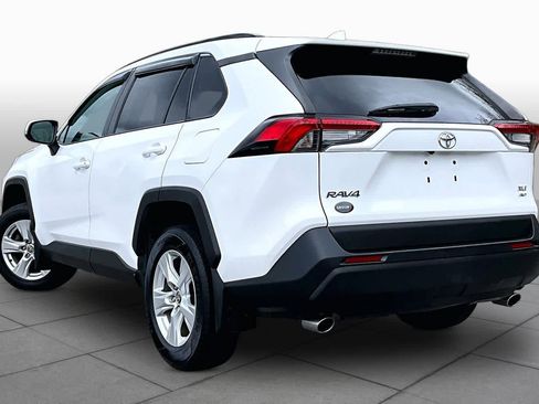 Used 2021 Toyota RAV4 XLE AWD/4WD image 12