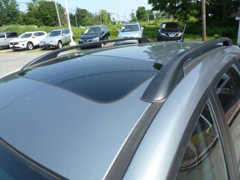Used 2010 Hyundai Elantra SE FWD image 16