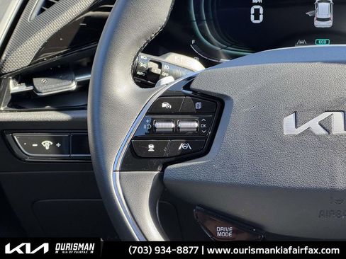 Used 2023 Kia Niro EX Touring image 10