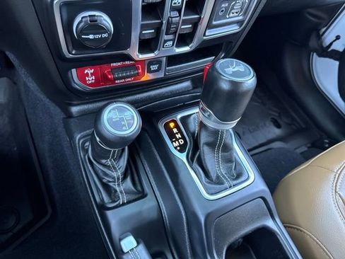 Used 2022 Jeep Wrangler Unlimited Rubicon 4xe image 16