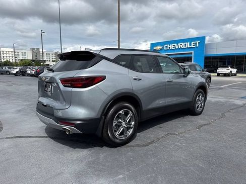 Used 2024 Chevrolet Blazer LT FWD image 3