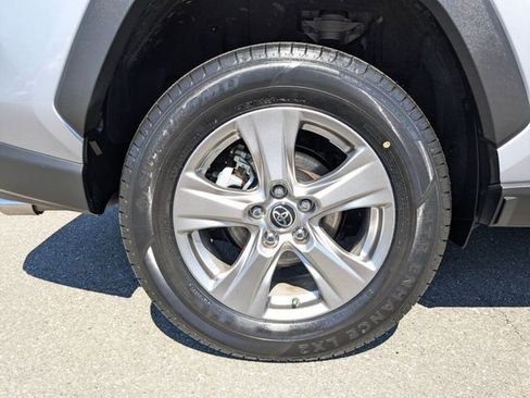 Used 2025 Toyota RAV4 LE AWD/4WD image 12