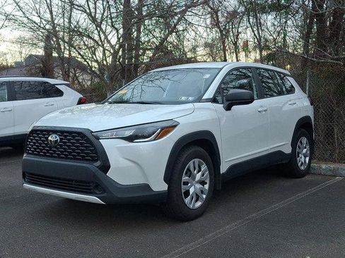 Certified 2023 Toyota Corolla Cross L image 3