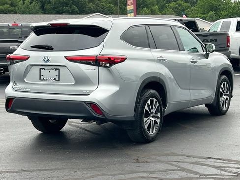 Used 2023 Toyota Highlander XLE AWD/4WD image 46