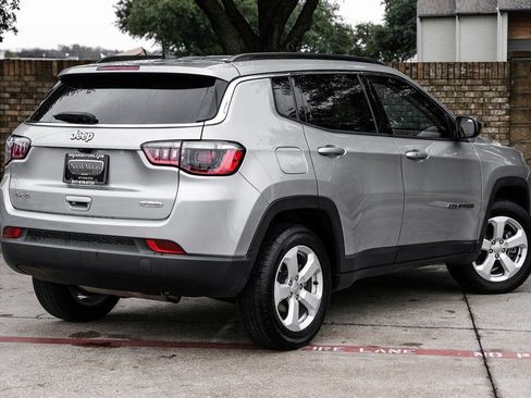 Used 2022 Jeep Compass Latitude image 15