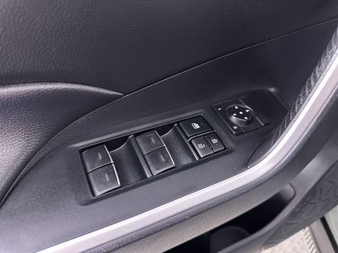 Used 2022 Toyota RAV4 XLE image 60