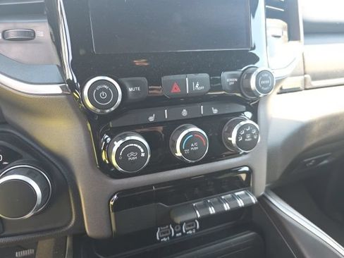 Used 2025 RAM 1500 Big Horn AWD/4WD image 10
