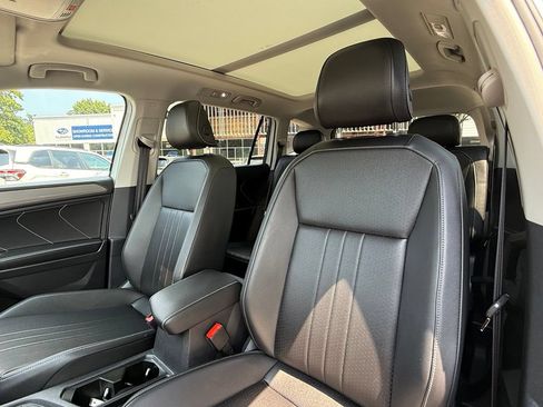 Used 2023 Volkswagen Tiguan SE w/ Panoramic Sunroof Package AWD/4WD image 25