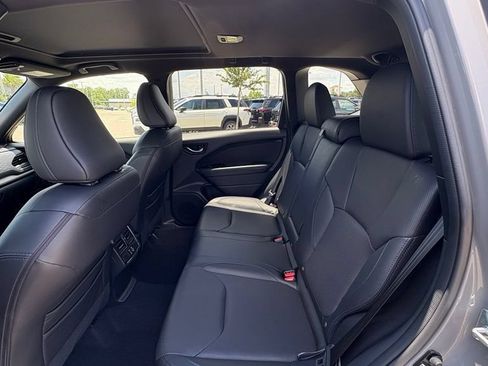 Certified 2025 Subaru Forester Limited AWD/4WD image 17