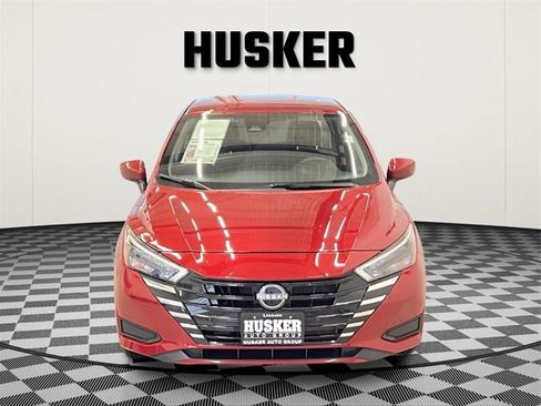 Used 2025 Nissan Versa SV image 3