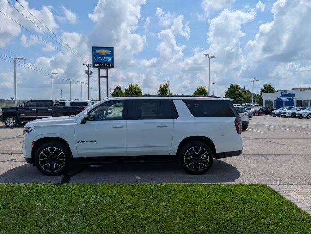 Used 2022 Chevrolet Suburban RST w/ Sport Performance Package AWD/4WD image 12