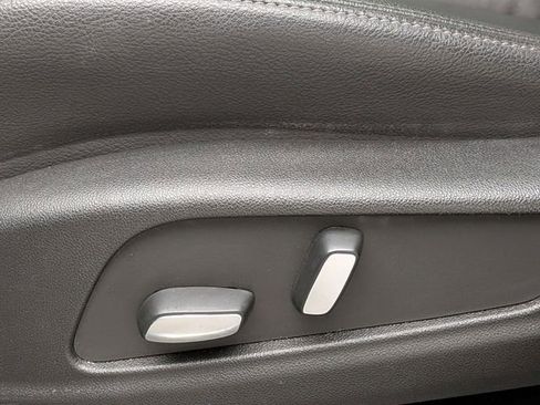 Certified 2025 Cadillac XT6 Luxury AWD/4WD image 19