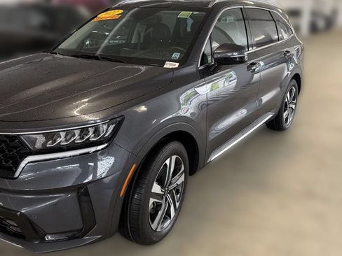 Certified 2022 Kia Sorento EX w/ Panoramic Sunroof Package AWD/4WD image 4
