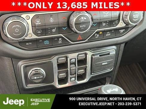 Used 2024 Jeep Wrangler Unlimited Sahara w/ Safety Group image 16