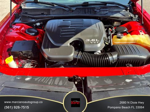 Used 2016 Dodge Challenger SXT image 23