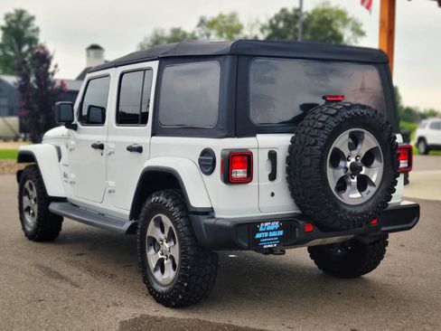 Used 2018 Jeep Wrangler Unlimited Sahara AWD/4WD image 6