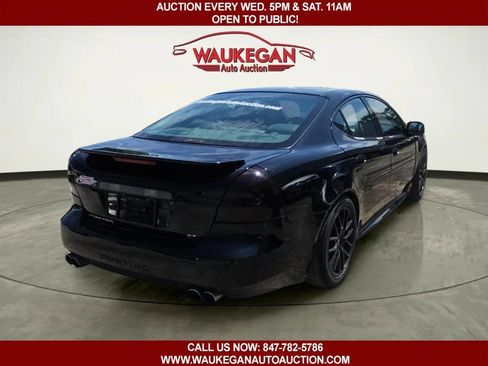 Used 2005 Pontiac Grand Prix GT w/ Leather Trim Package FWD image 5